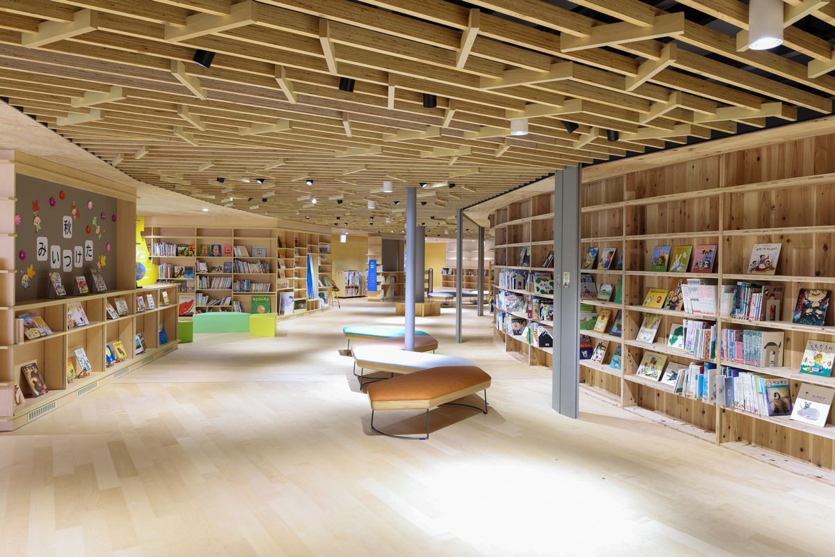 幼保ゾーンに広がる図書スペース