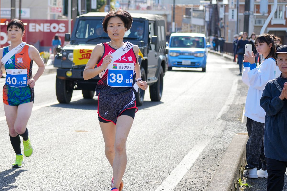 第15区（福島市松陵中学校前から福島大学入口）3.4kmを走る渡辺（友）選手。