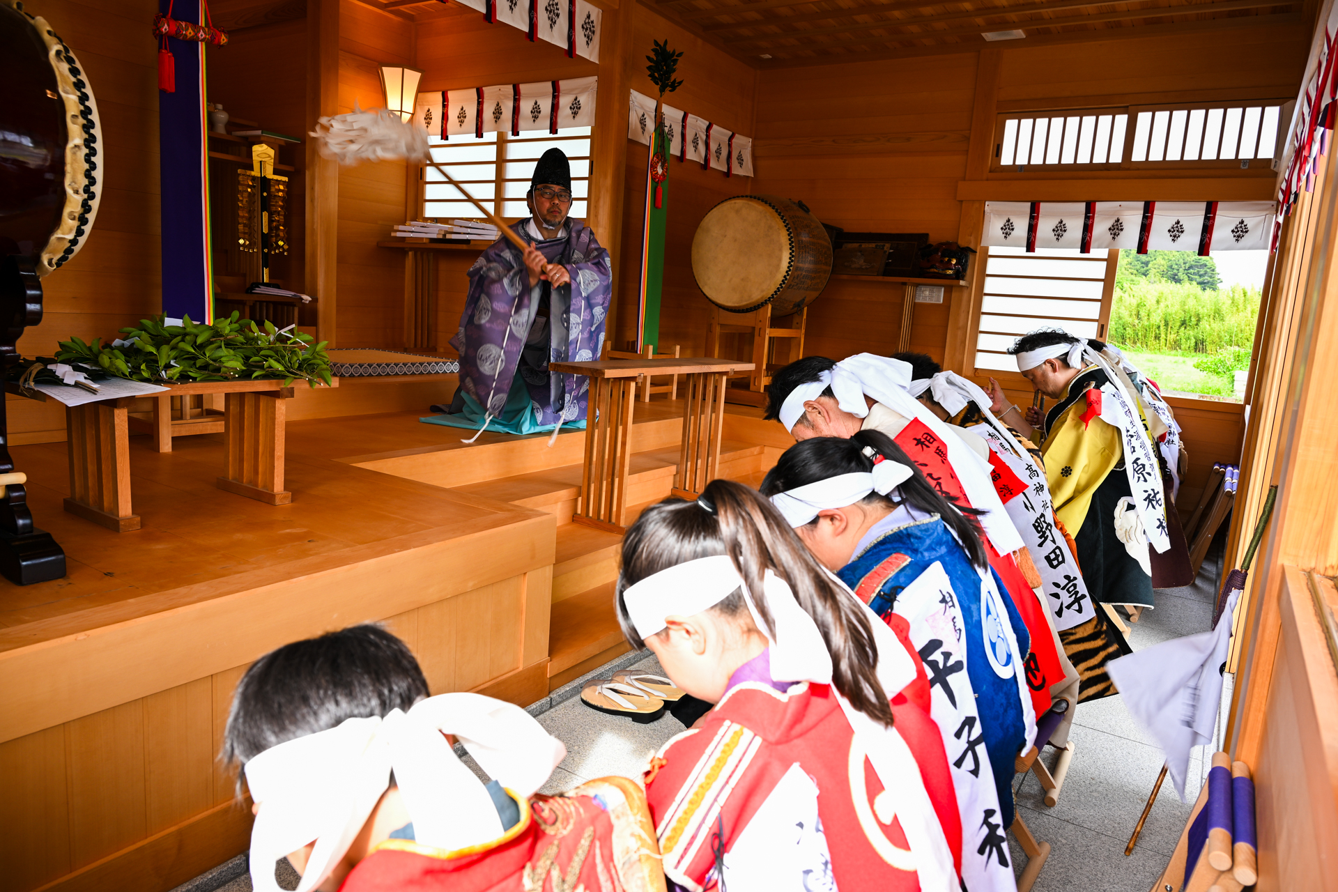 相馬野馬追祭前日の23日、野上地区・諏訪神社を参拝し、無事の帰還を祈願。