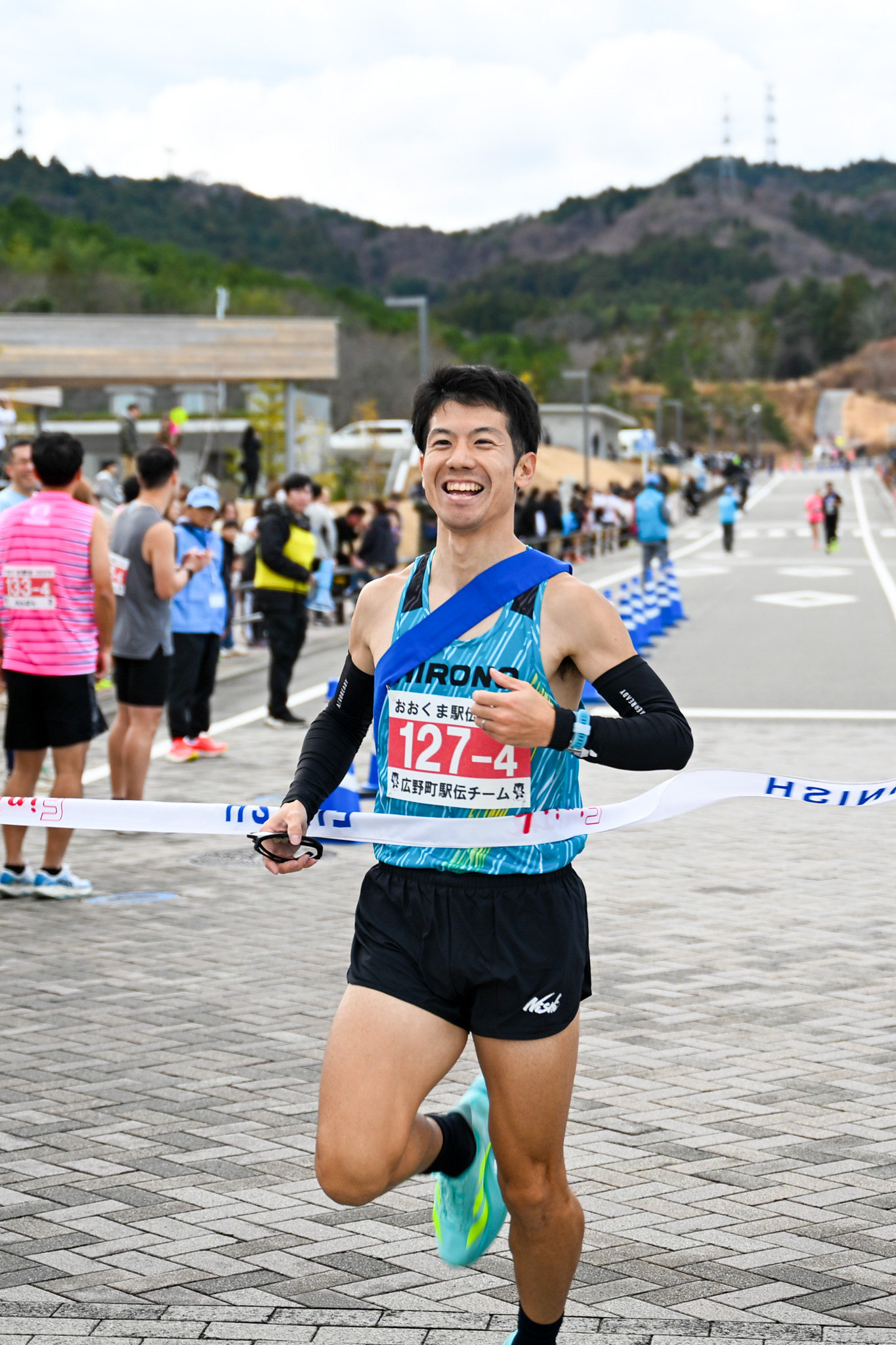 一般の部では、広野町駅伝チームが2位に43秒差をつける走りで、2年連続の優勝を果たしました。